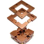 Supporto universale reballing BGA con centraggio automatico e morsetti magnetici per stencil.